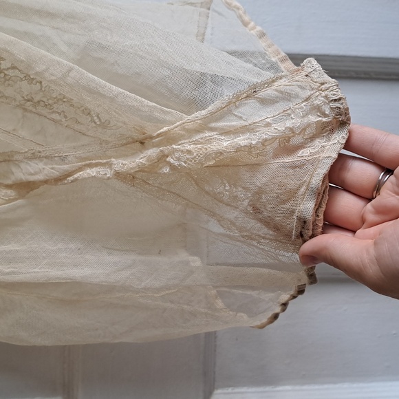 VINTAGE Mesh vest with lace - cream boho vest - layering piece - Picture 4 of 9